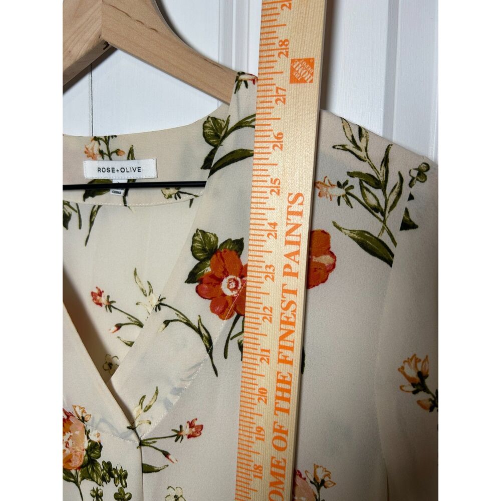 Rose & Olive Ivory Floral Poppy V-Neck Blouse Size Large - Picture 5 of 6